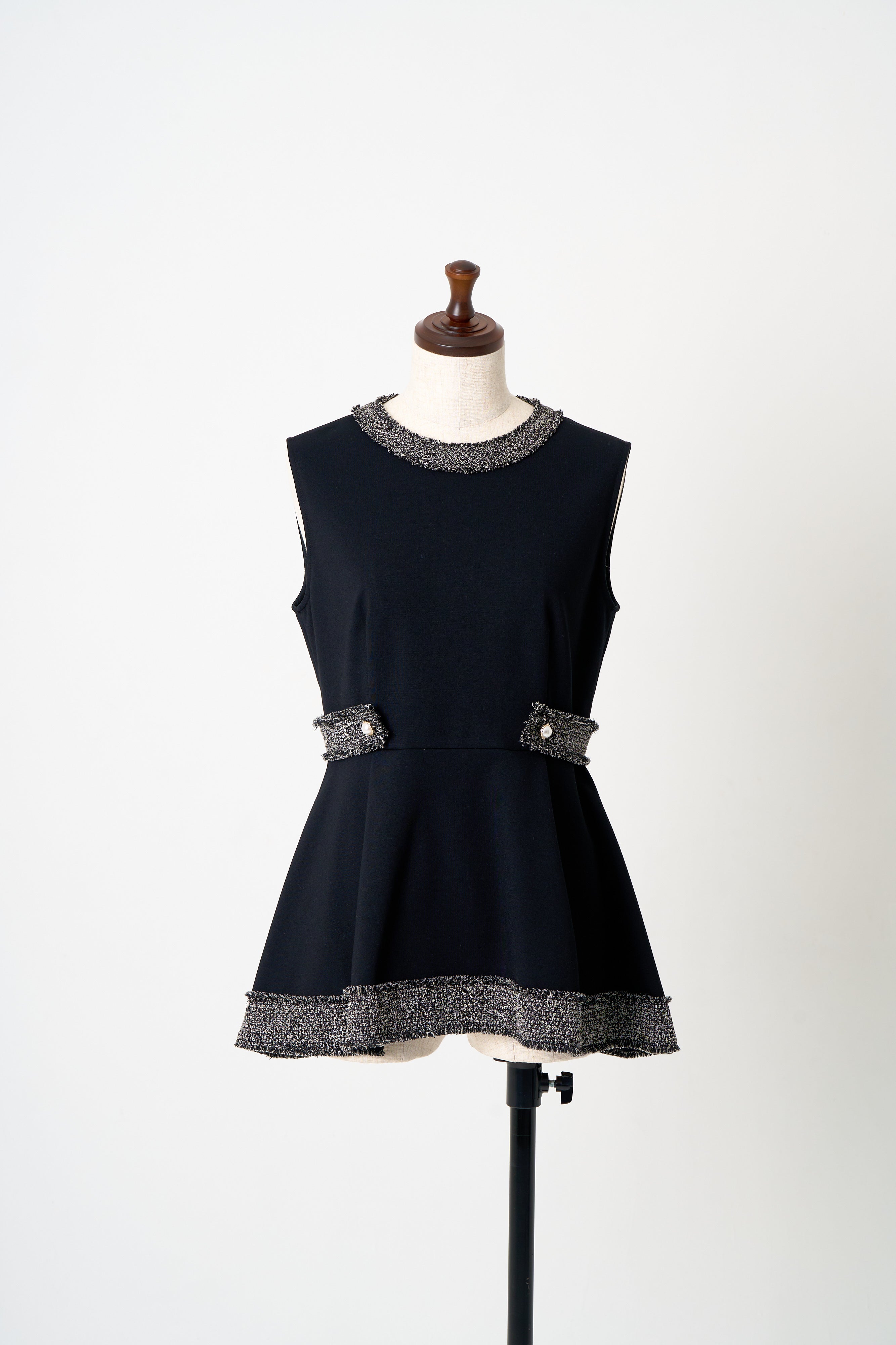 ツイードトリミングポンチフレアトップス【ヴィスコース×リサイクル