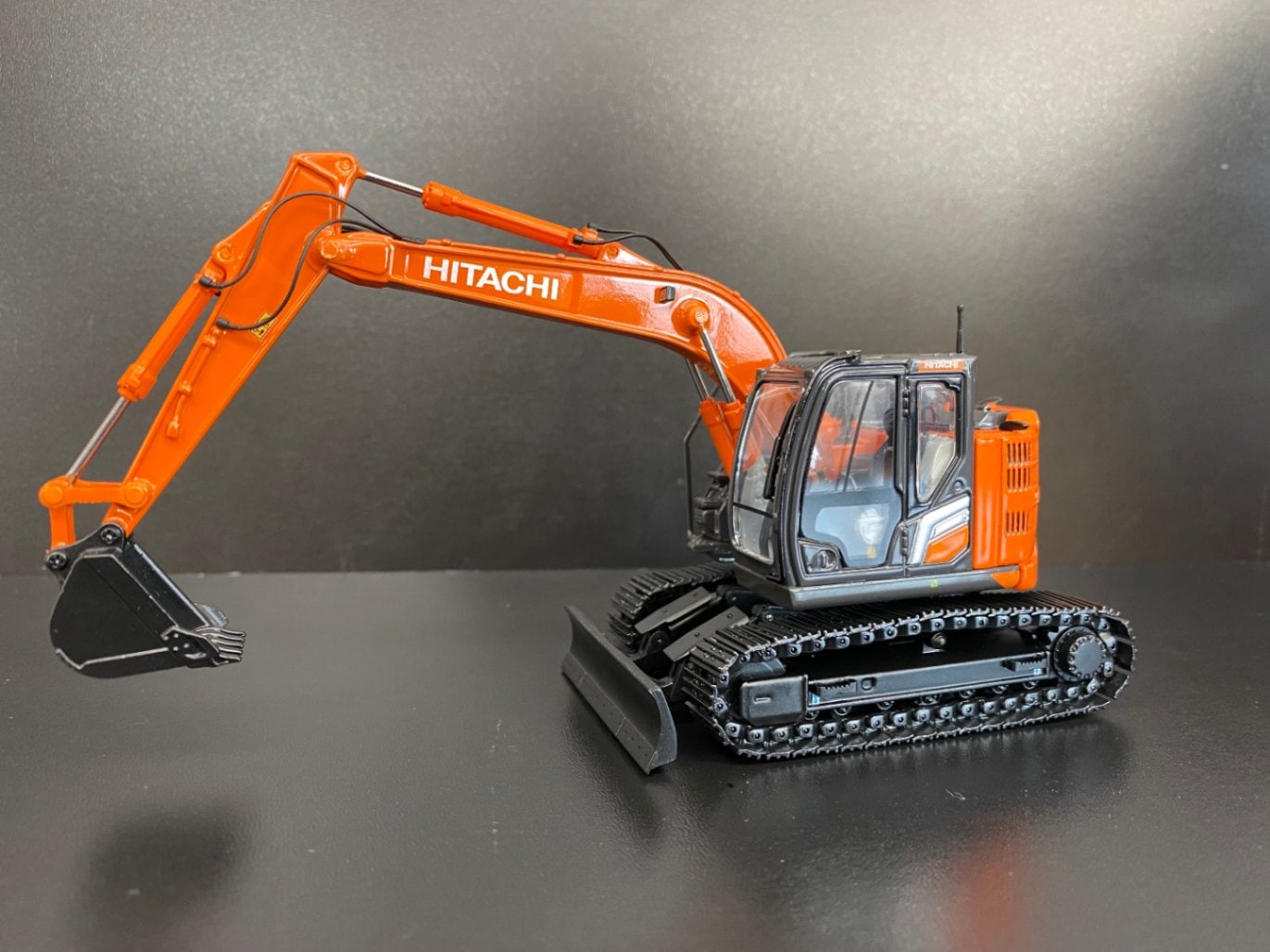HITACHI ZX135US-7 EXCAVATOR | ショベル | Replica-model.com
