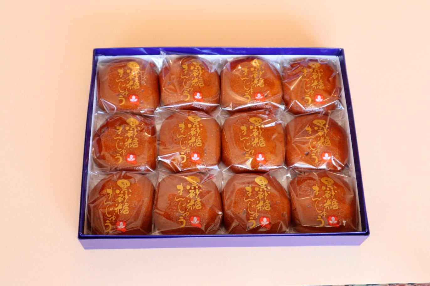 黒砂糖まんじゅう（15個入） | 黒砂糖まんじゅう,レギュラーサイズ