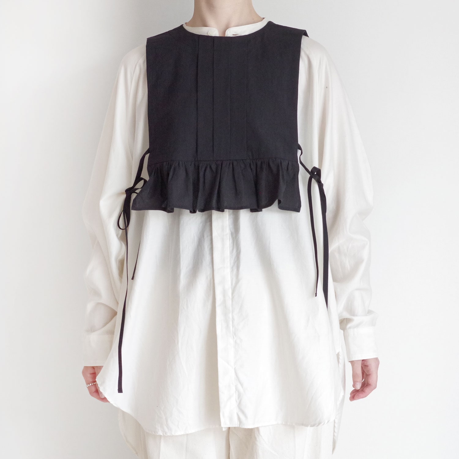 the last flower of the afternoon : 薄氷の汀 Tucked kraplap vest