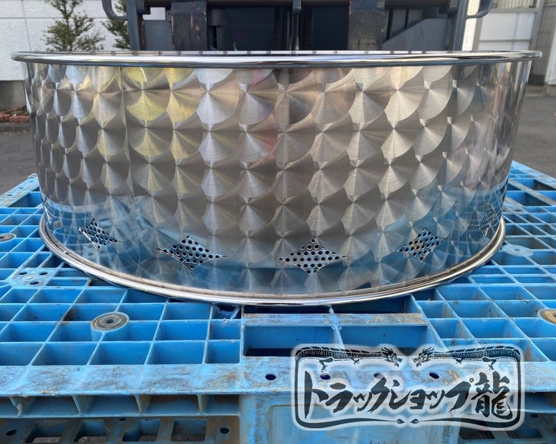 鱗柄ステンレス 4t 【17.5インチ】 スペアタイヤカバー 菱抜き