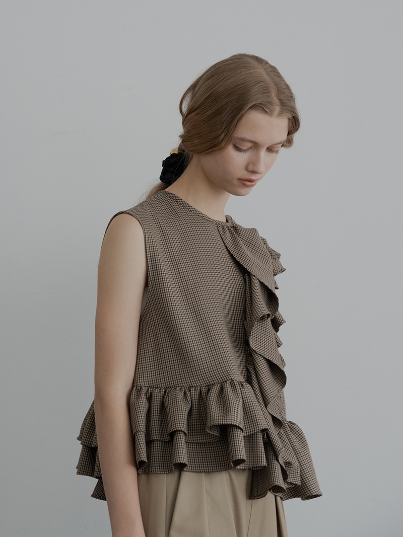 トレフルプラスワン フリルスクエアトップス トレフルプラスワン