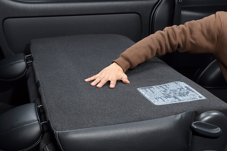 ハイエース200系 専門店 ユーアイビークルのハイエース セカンドシート