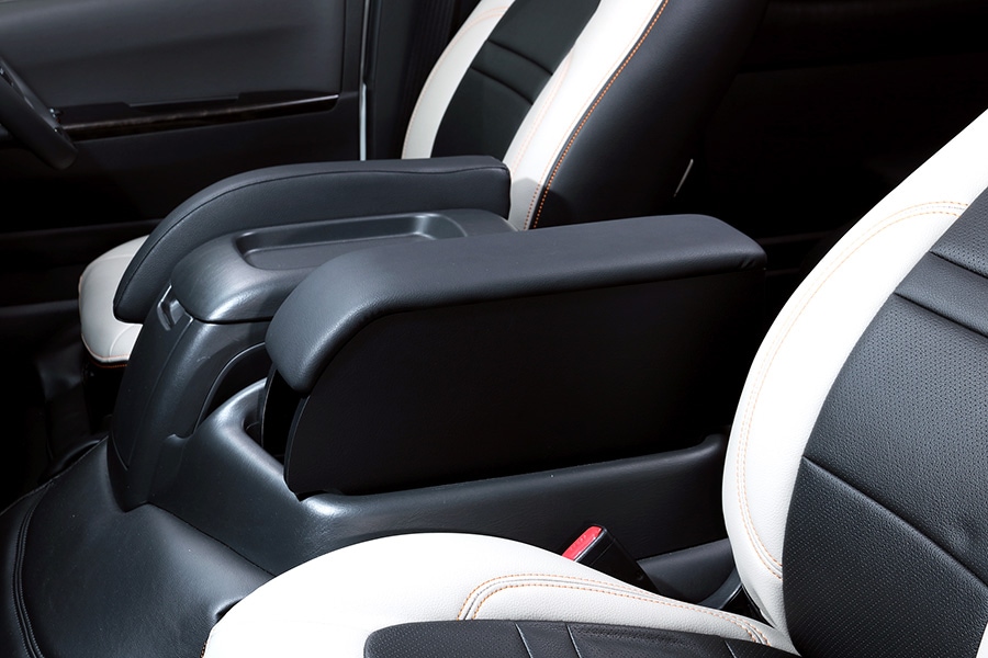 ハイエース200系 専門店 ユーアイビークルのハイエース ワイドボディ用