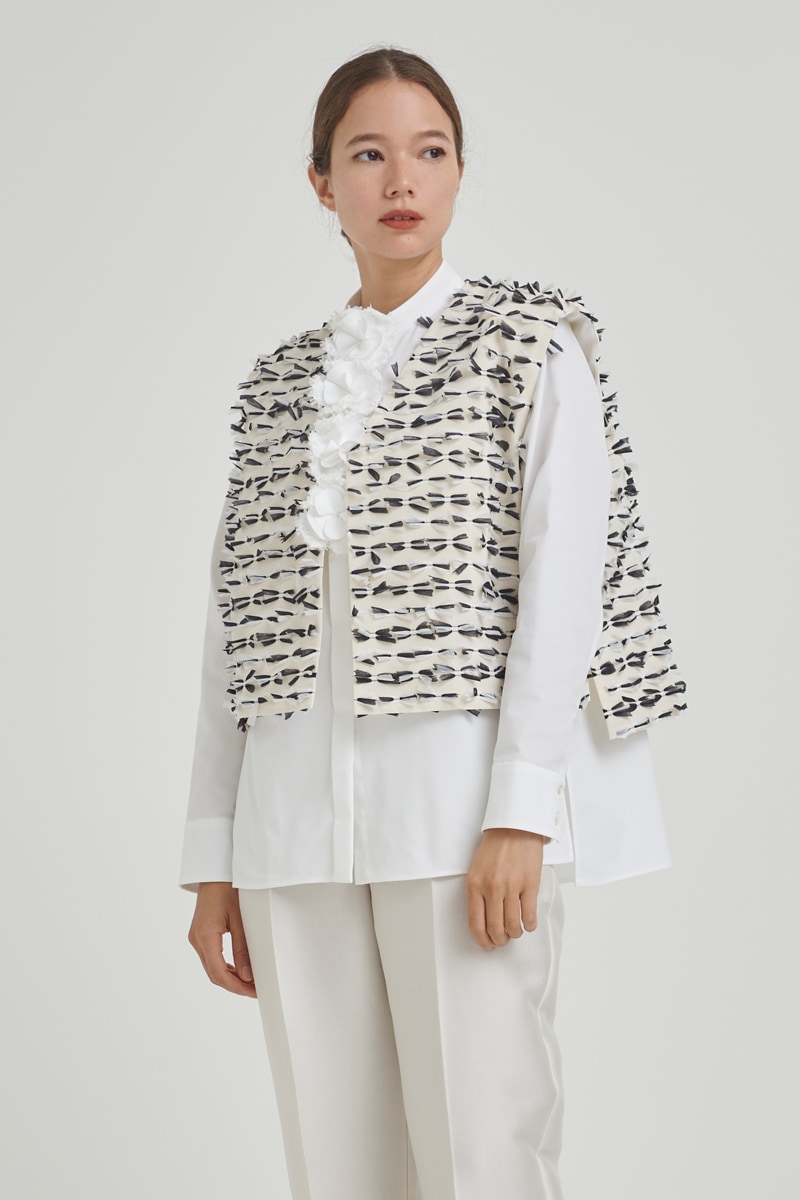 大幅値下げ‼︎shirocon☆yori☆コクーンジレ☆ビッグ襟 ホワイト