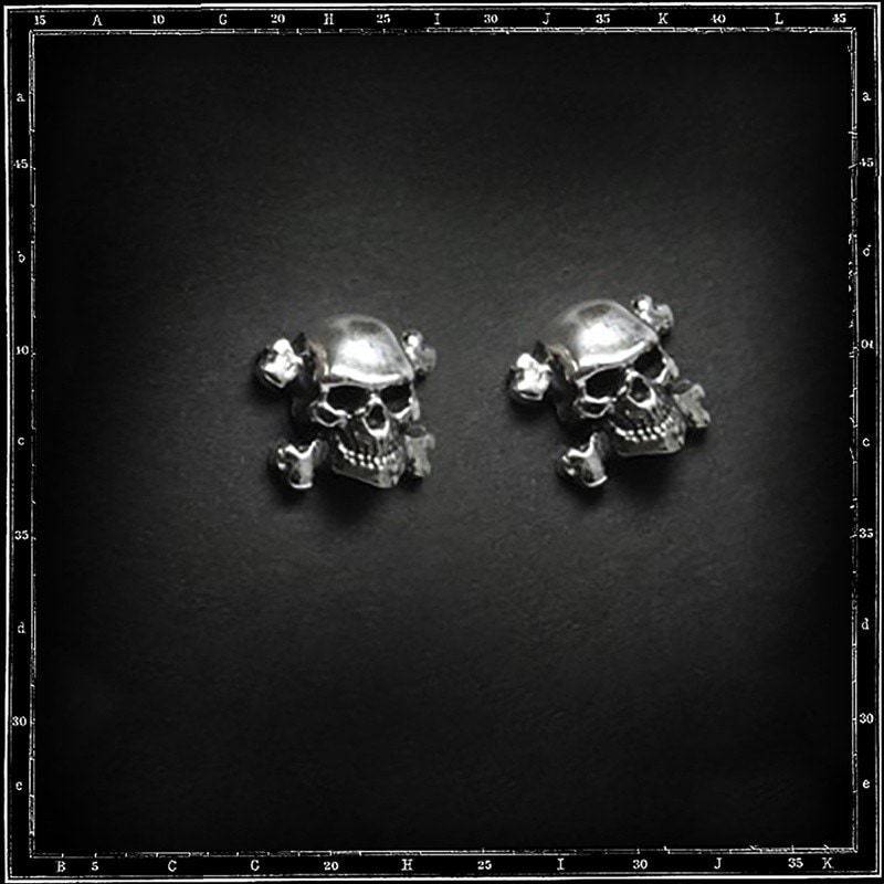 SKULL & CB STUD EARRING | クレイジーピッグ公式オンラインストア