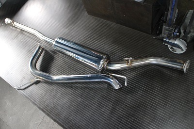 JKラングラー ダウンテールマフラー MBRP br>【JKラングラー】ダウンテールマフラー<br>適合車両型式<br>ABA