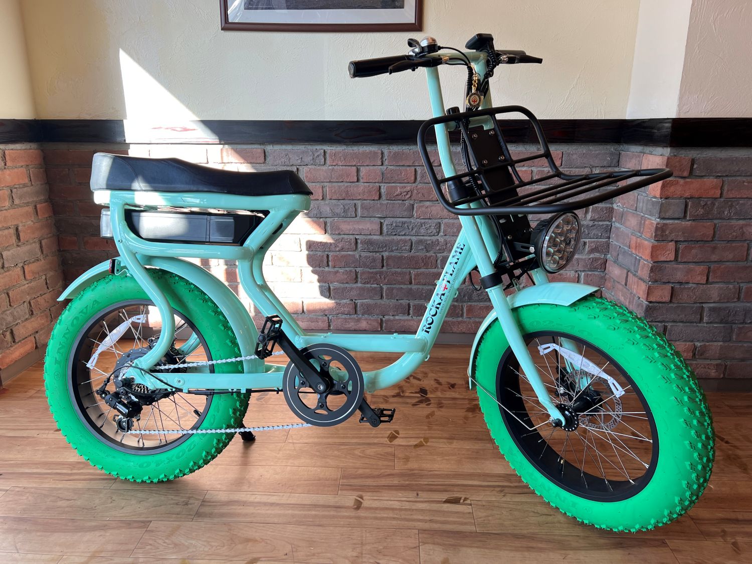 INNOVA ブロックタイヤ 蛍光グリーン eBike、電動アシスト自転車、ロカ