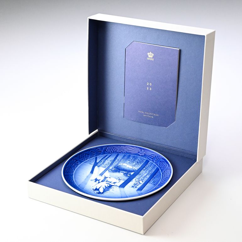 ロイヤルコペンハーゲン イヤープレート 2023年 令和5年 皿立て付き