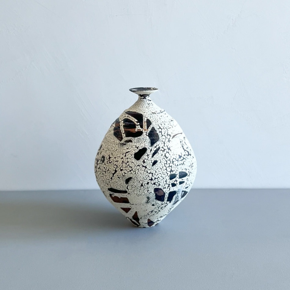 二階堂明弘 玉殻花器 H20.5cm