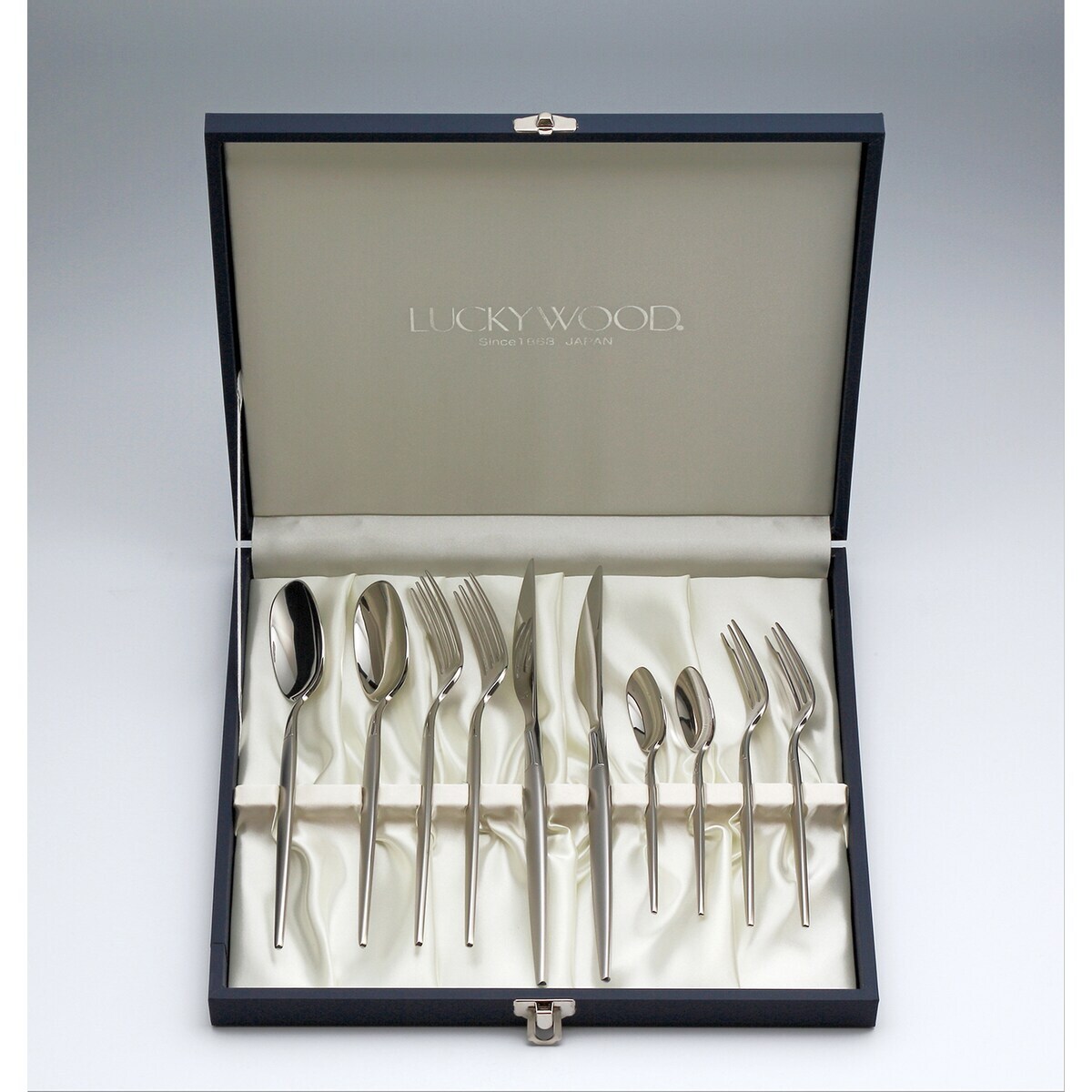 ラッキーウッド カトラリーセット クリスチャニア ディナーセット 18