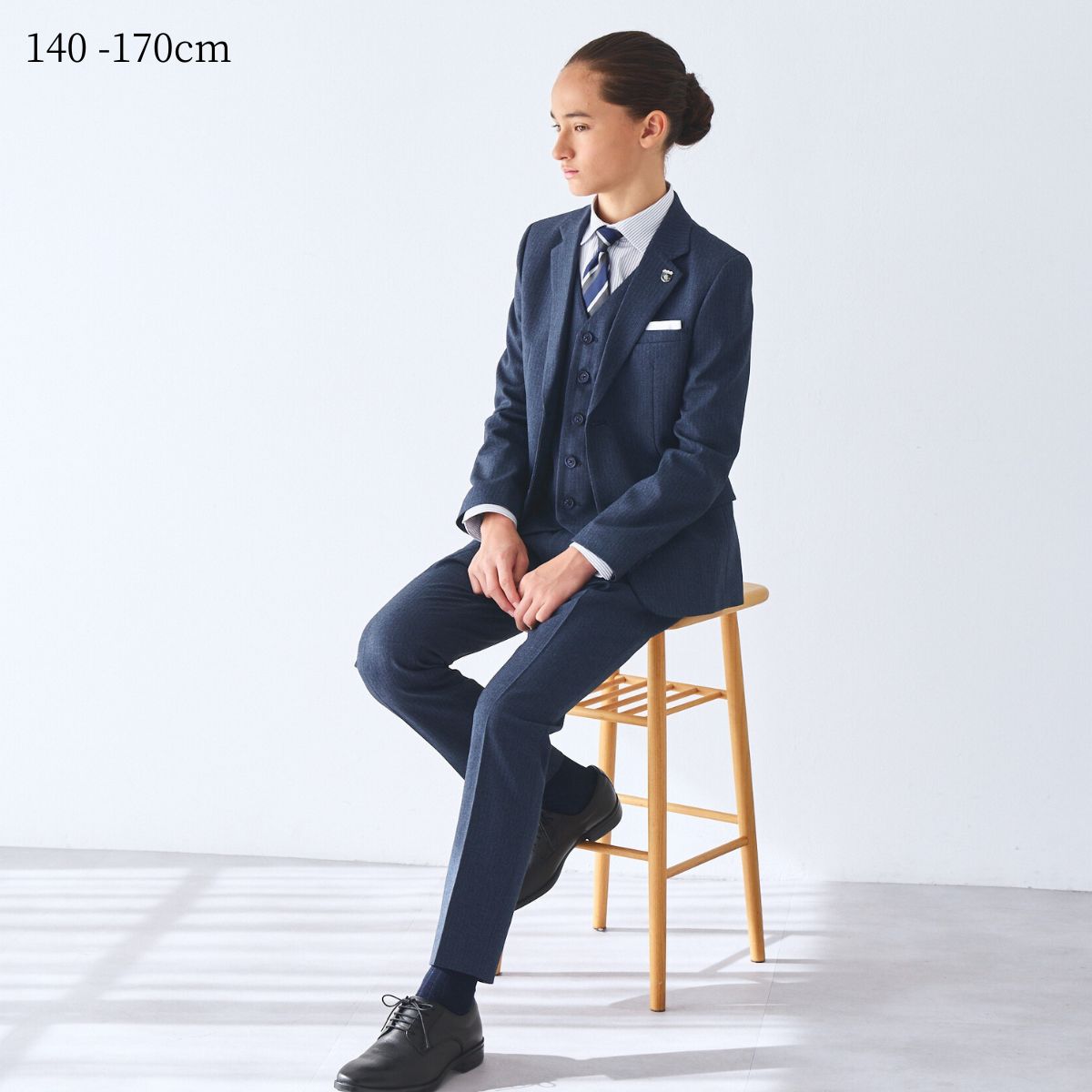 男の子の卒業式にはどっち？ブラックスーツVSネイビースーツ