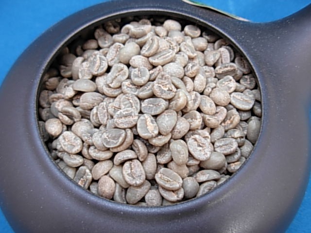 ケニア AA Qグレード」 生豆200㌘から500㌘まで（㌘数が多いほど