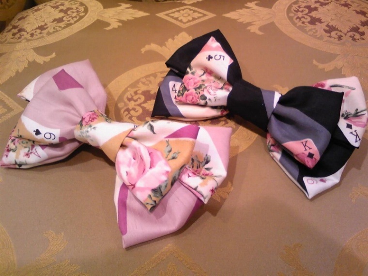 Aバレッタ薔薇柄 ： JESUS DIAMANTE [ジーザスディアマンテ]