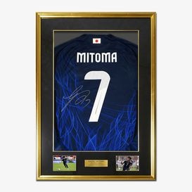 額装済みサイン入りサッカーユニフォームを販売 - THE DUGOUT