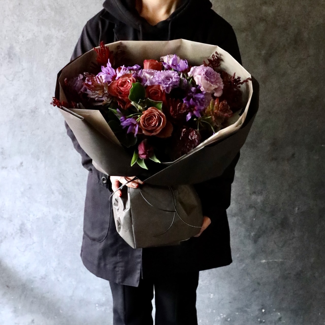 特選花束ML「紅掛花色 benikakehanairo」紫濃淡のエレガンスブーケ