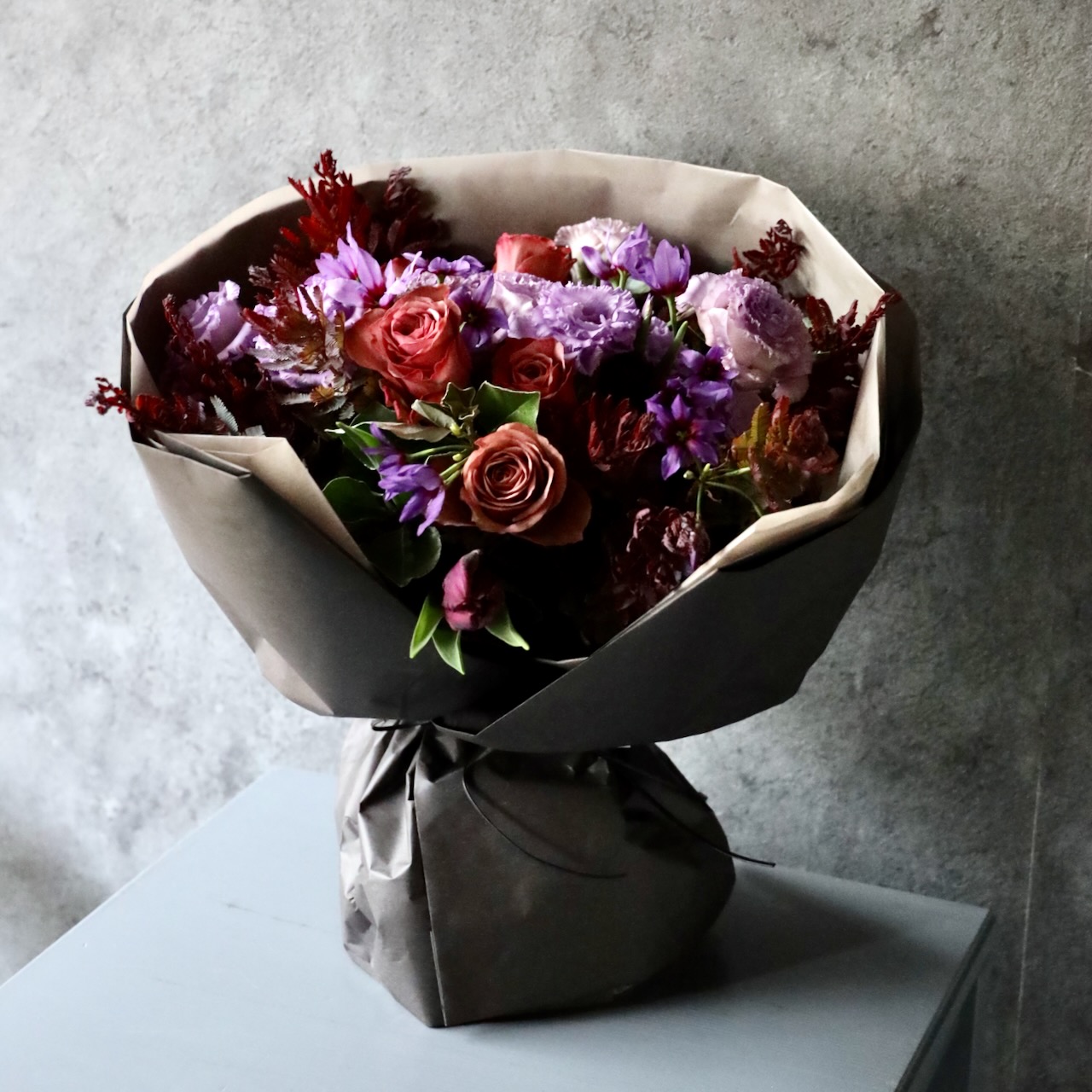 特選花束ML「紅掛花色 benikakehanairo」紫濃淡のエレガンスブーケ