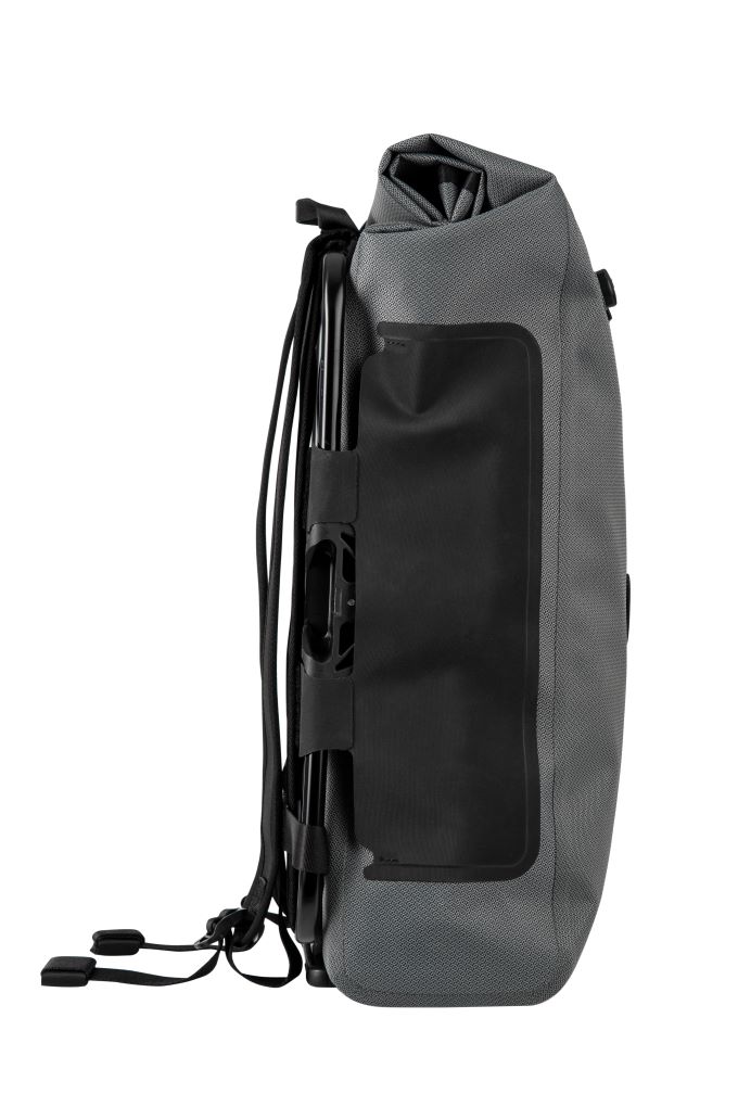 BROMPTON（ブロンプトン） Borough Waterproof Backpack M【フロント
