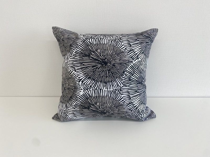 ヨブス（jobs）クッション 2つ ヨブス（jobs）クッション 2つ ヨブス