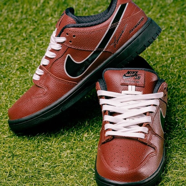 NIKE SB】 DUNK LOW PRO QS カラー： dark pony/black-silver-white