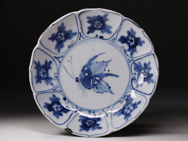 江戸時代前期 1640年頃 初期伊万里 芙蓉手花蝶図輪花形小皿