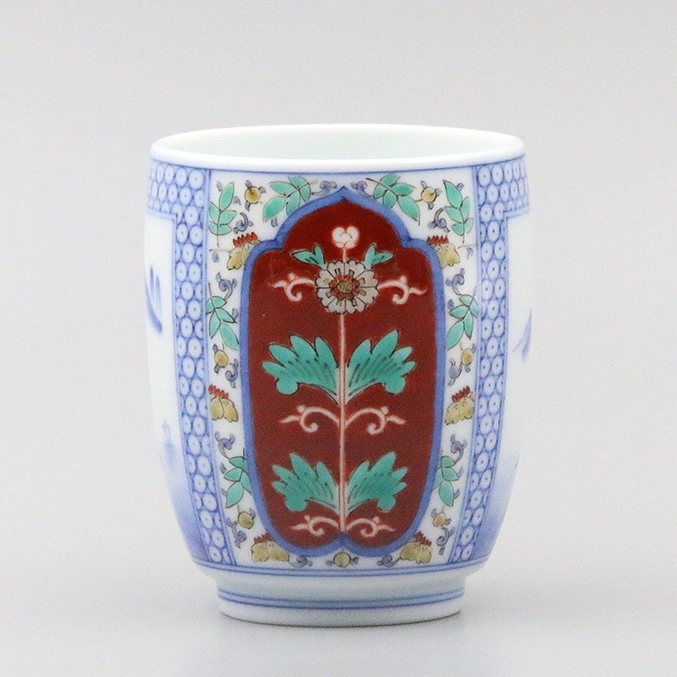 湯呑 蓋なし大 染錦 山水地文 | 湯呑 | 柿右衛門窯公式オンラインショップ