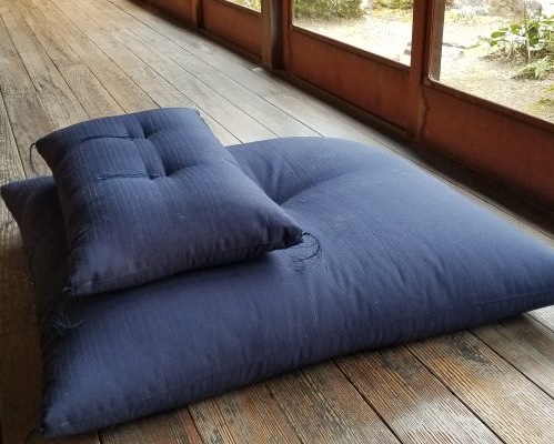 坐禅座布団 （大判座布団72x78cm+半座布団55x30cm） | 座布団