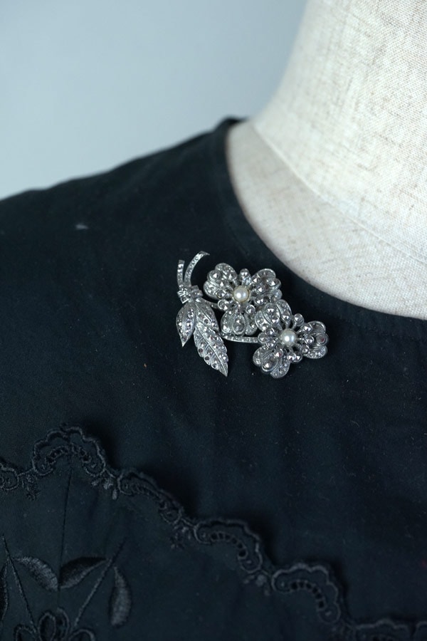 チェコのシルバーメタルにマーカサイトのお花ブローチ1950年代頃 ga