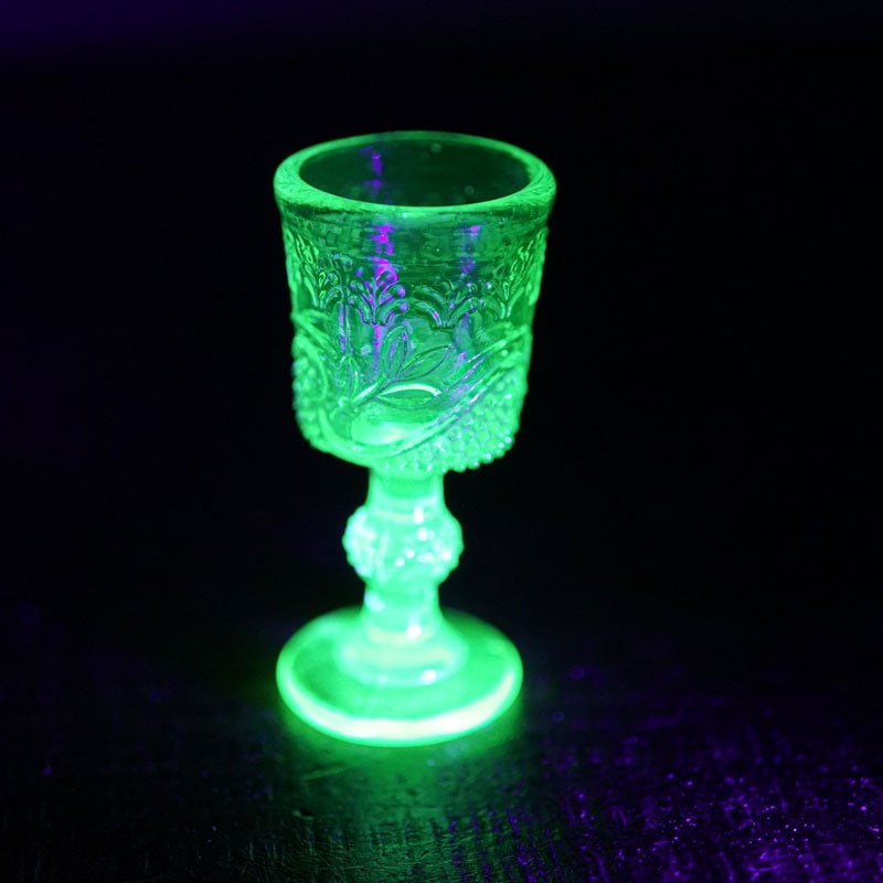 アンティークのウランガラスのリキュールグラスH7.7cm gc-1916の通販