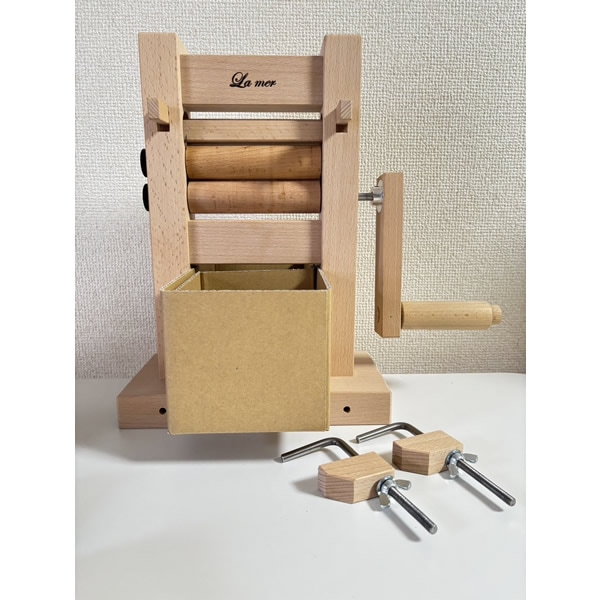 手紡ぎ 織り 羊毛 の ラ・メール |