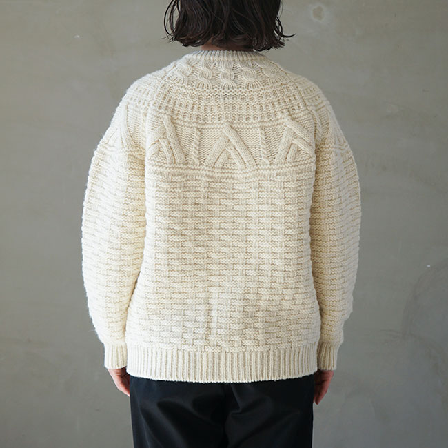 bn-22fm-057） / BATONER(バトナー) / SPREAD ARAN CREW NECK CARDIGAN