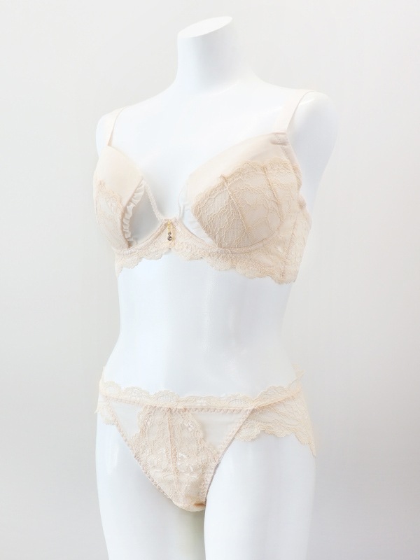 GHIカップ/LOVE&ブラセット｜かわいい下着・ランジェリーの通販