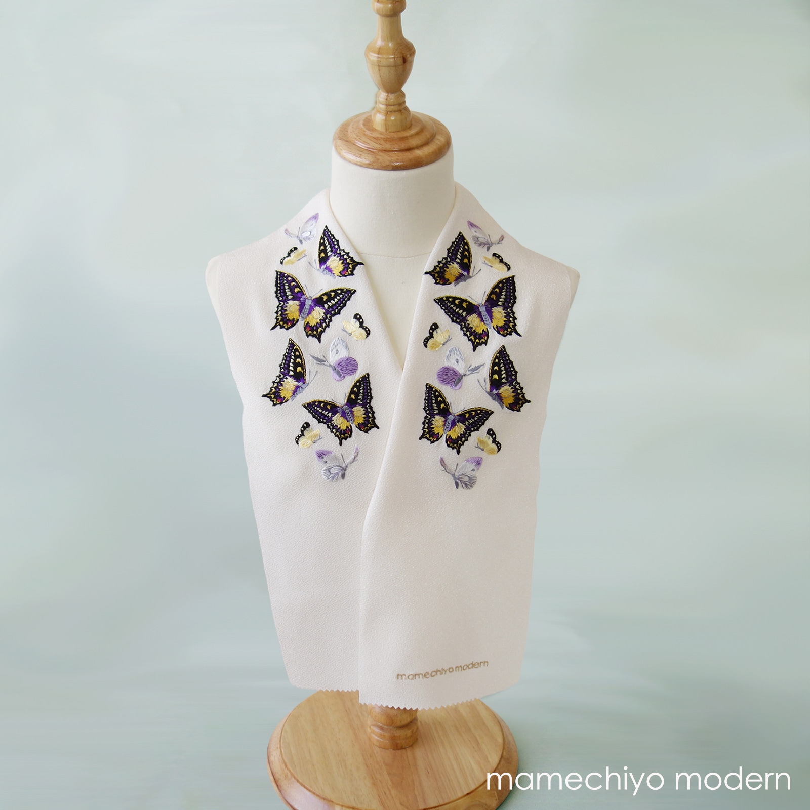 新作】刺繍半襟 蝶爛漫（白×紫）