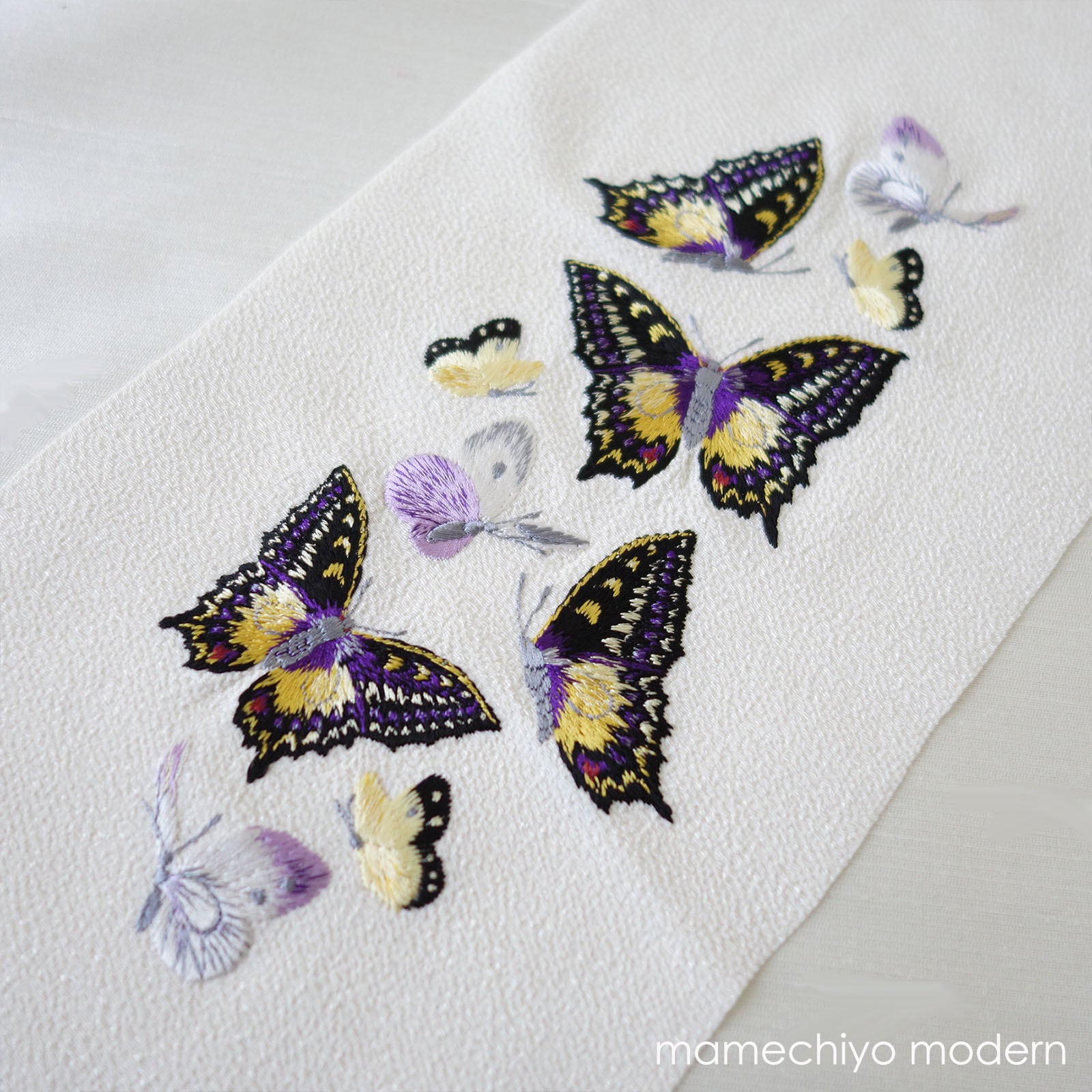 新作】刺繍半襟 蝶爛漫（白×紫）