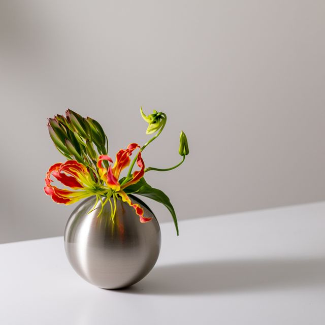 フラワーベース - suzu - りんご｜錫製雑貨・酒器の通販は能作