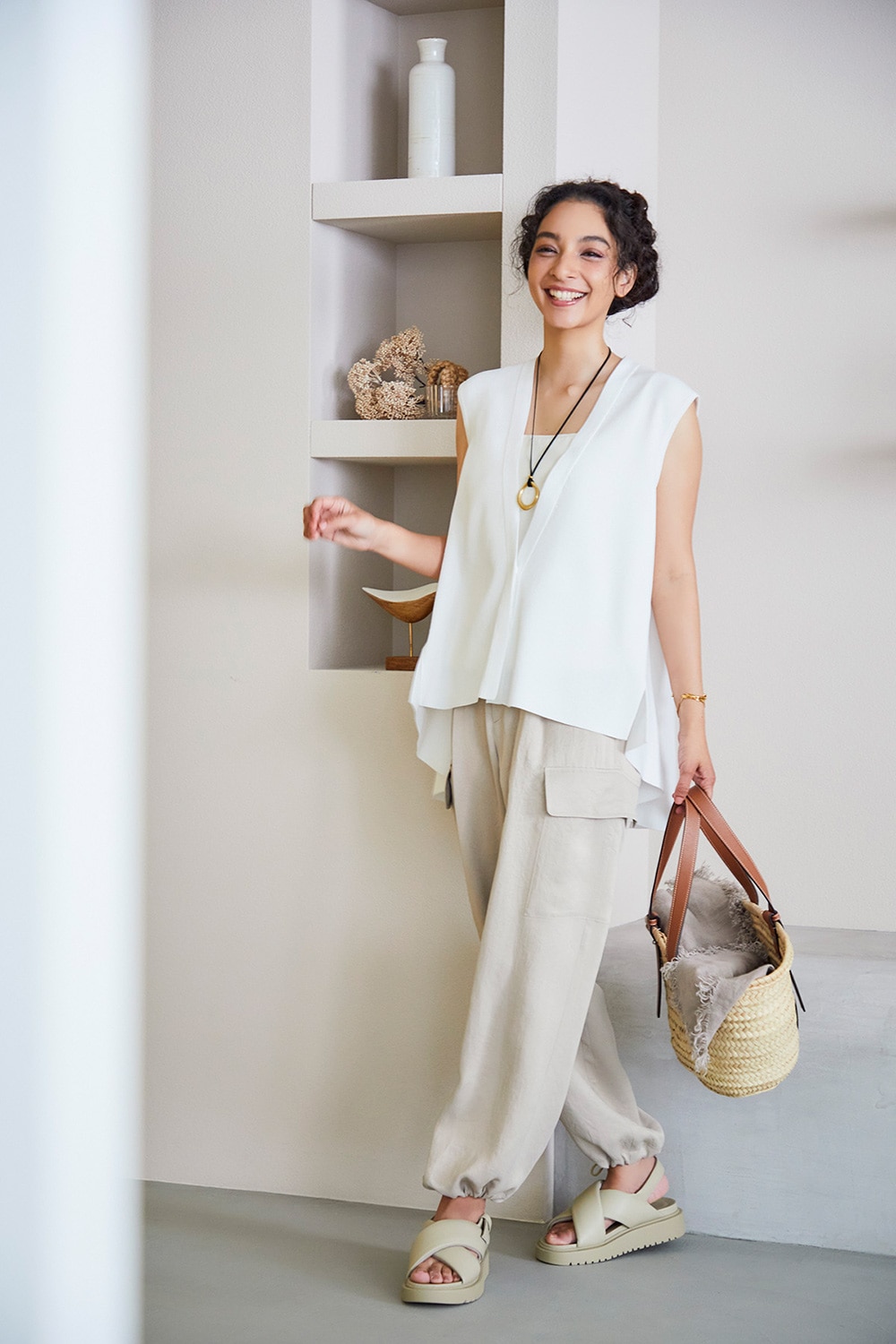 再販】2025MS_バッグフレアニットジレ | アイテム | OWAUNO