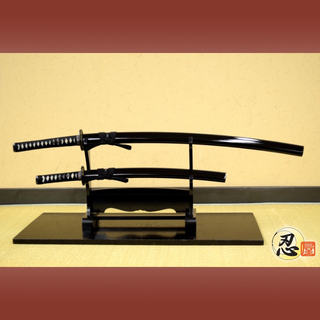 上級居合大刀 黒柄 十字透し丸鍔 緑暈し呂鞘 上級模造刀 濃緑柄 龍