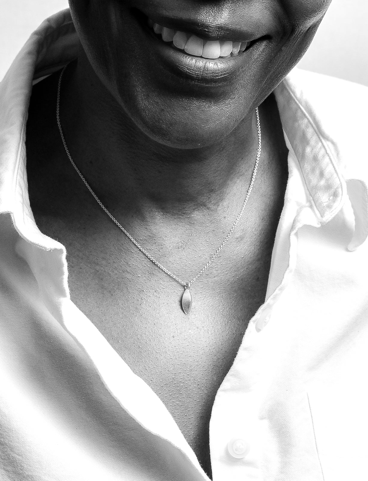 Sweet Pea Single Pod Pendant ~ 18k Gold – mariasamora