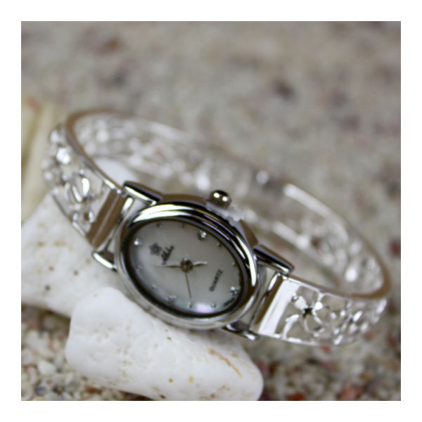 ハワイアンジュエリー時計 シルバーブレスウォッチ スカシホヌ