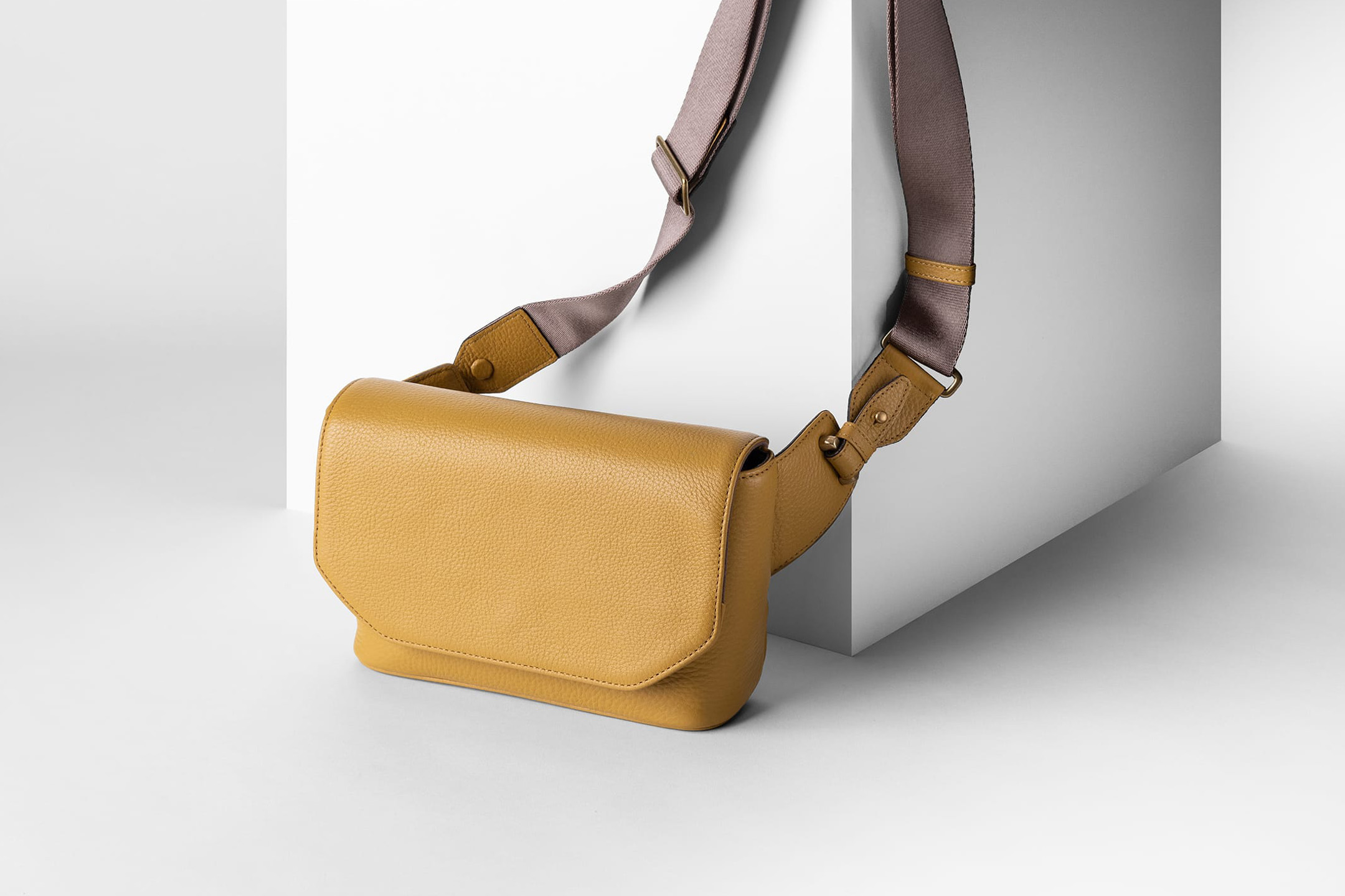 ボディバッグ“Liberty” | 大人のバッグ・財布・ ボディバッグ など拘り