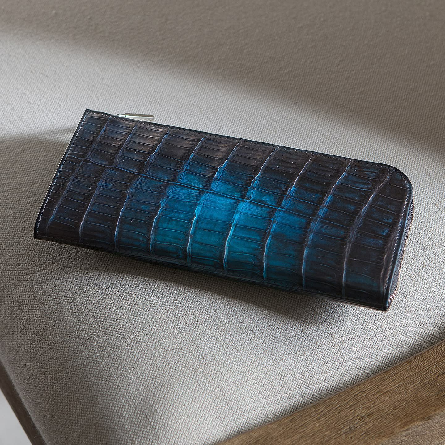 未使用級✨ ブルー染め シャイニングクロコ 長財布 L字ジップ JRA認定