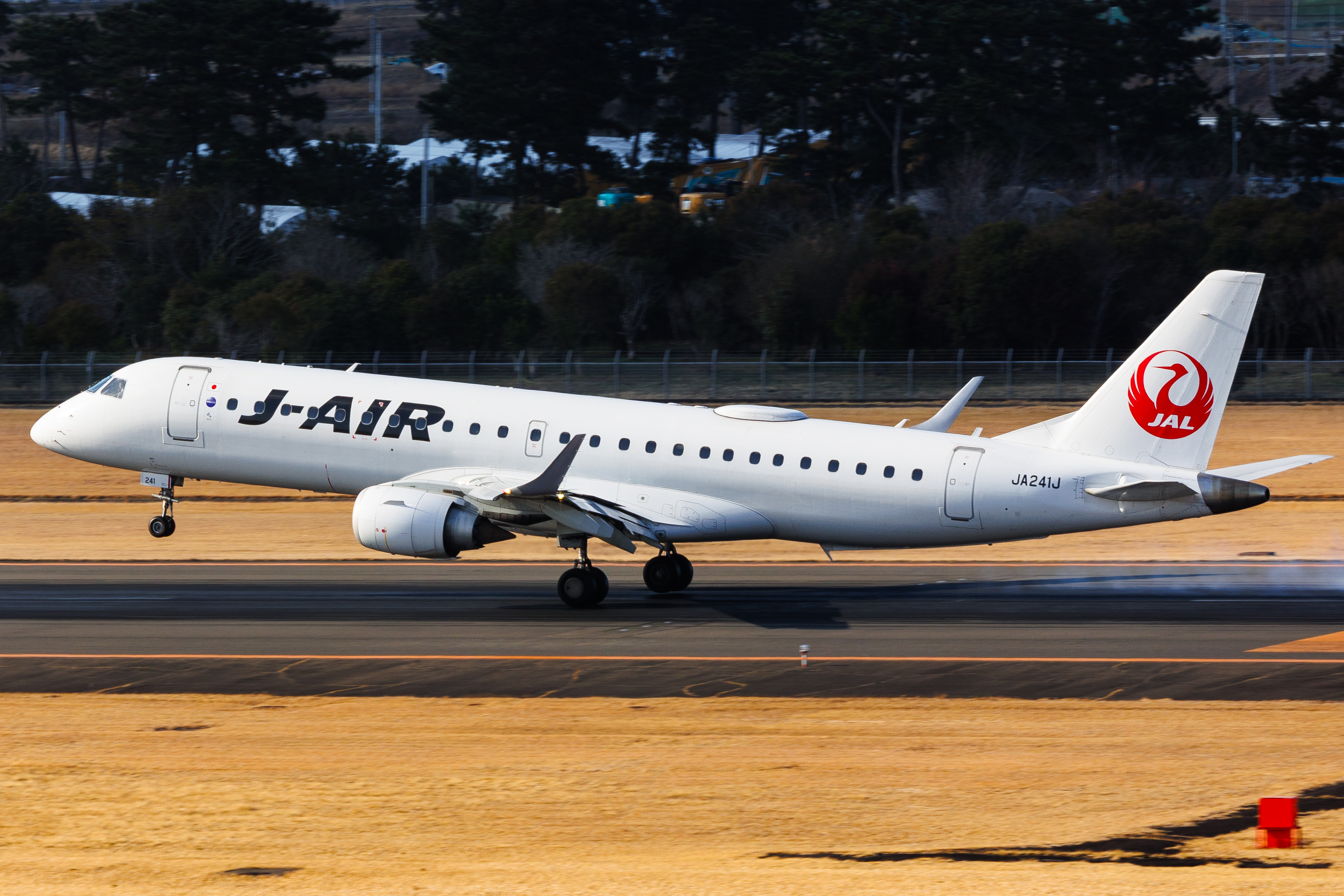 JA241J) J-Air Embraer E190 by Thomas Tse | AeroXplorer Photo Database
