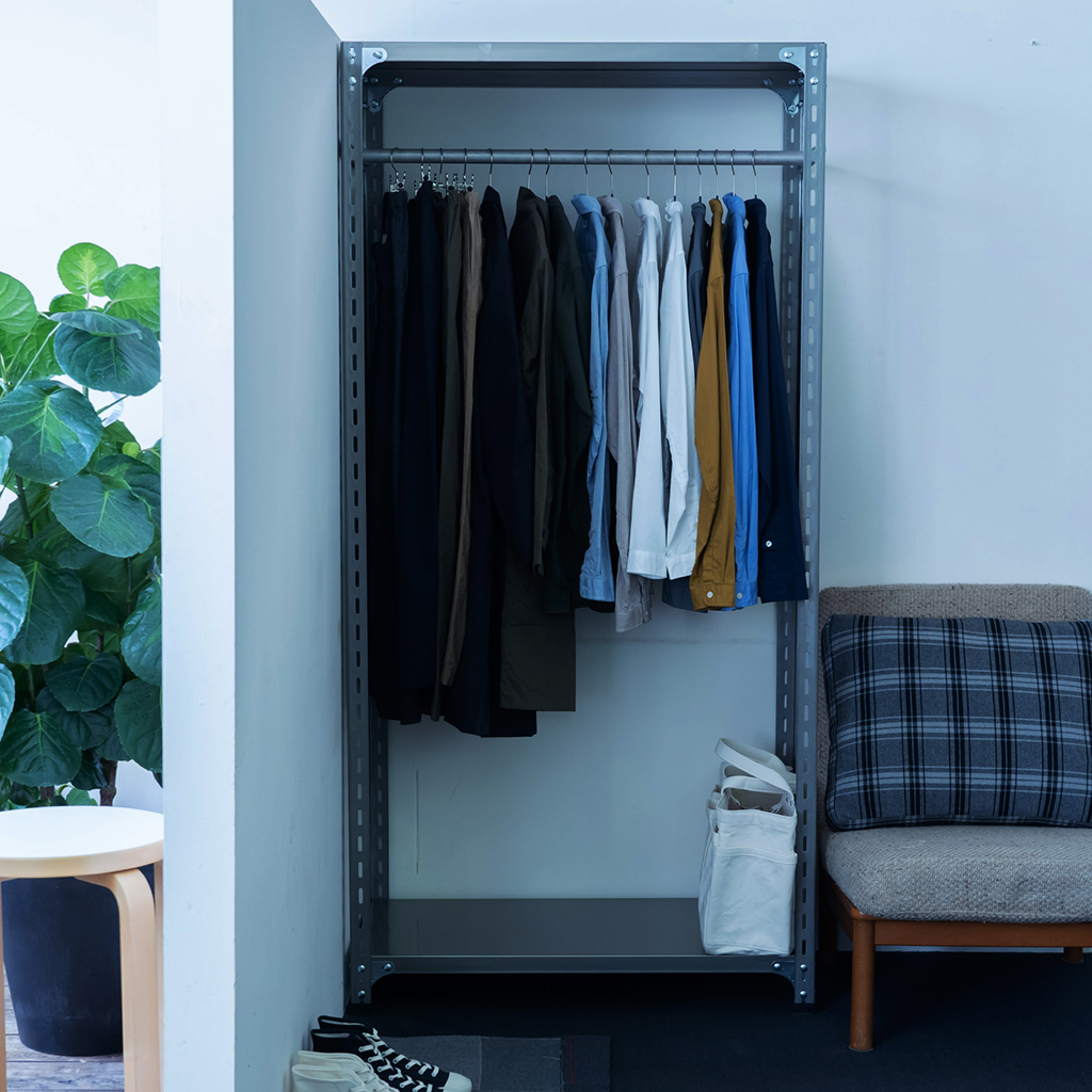 優れた機能性と無駄のないデザイン工業用スチールシェルフ | D&DEPARTMENT