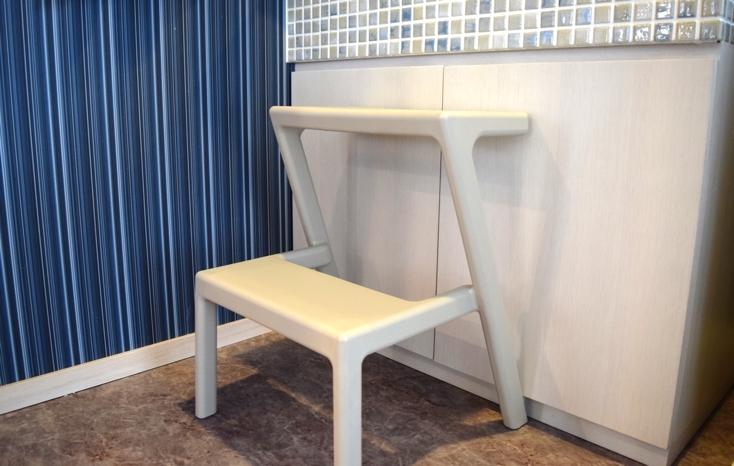 イケアのスタッキングチェアが、子どもにも大人にも便利な理由｜マイ