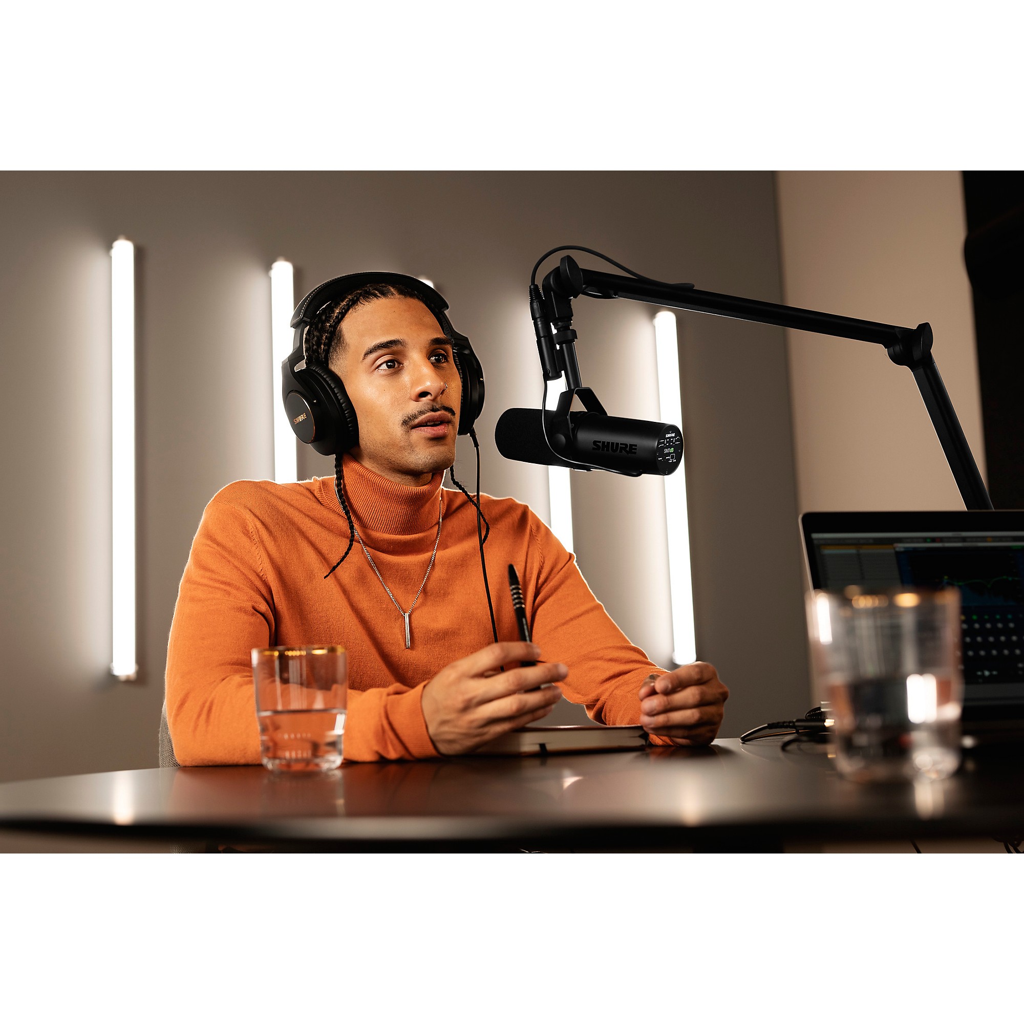 Shure SM7dB Dynamic Vocal Microphone With +28dB Built-in Active