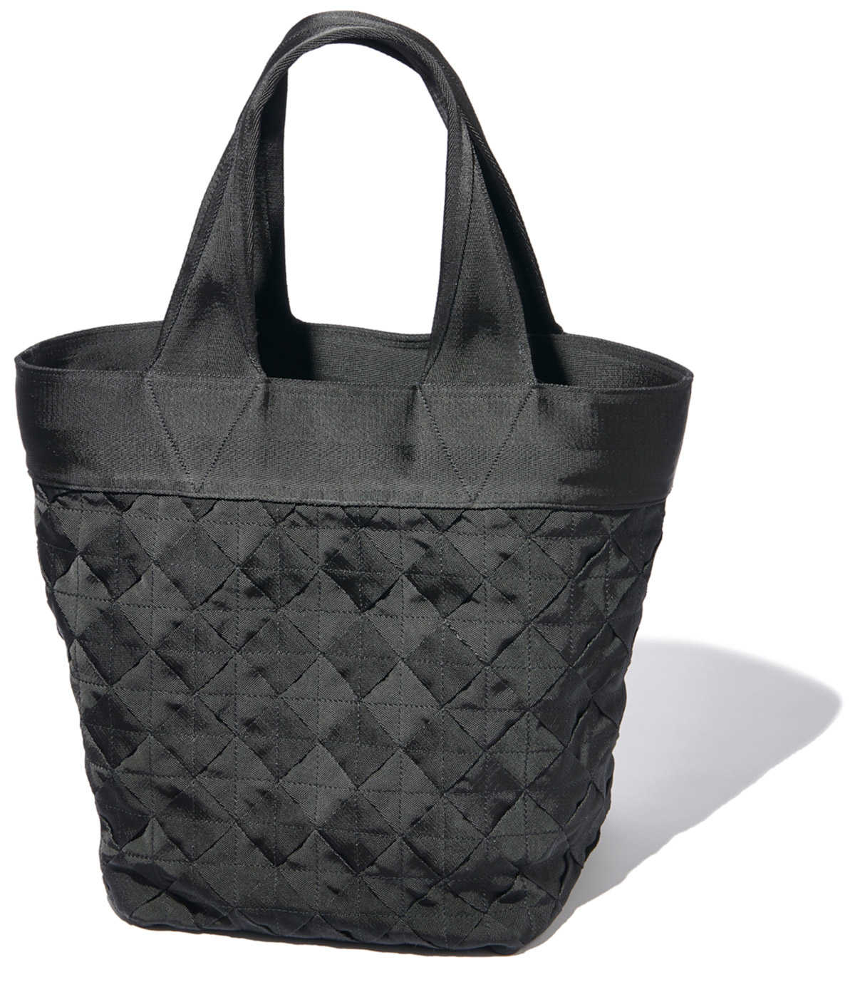 格上感が違う、〈ボッテガ・ヴェネタ〉のイントレチャート6選