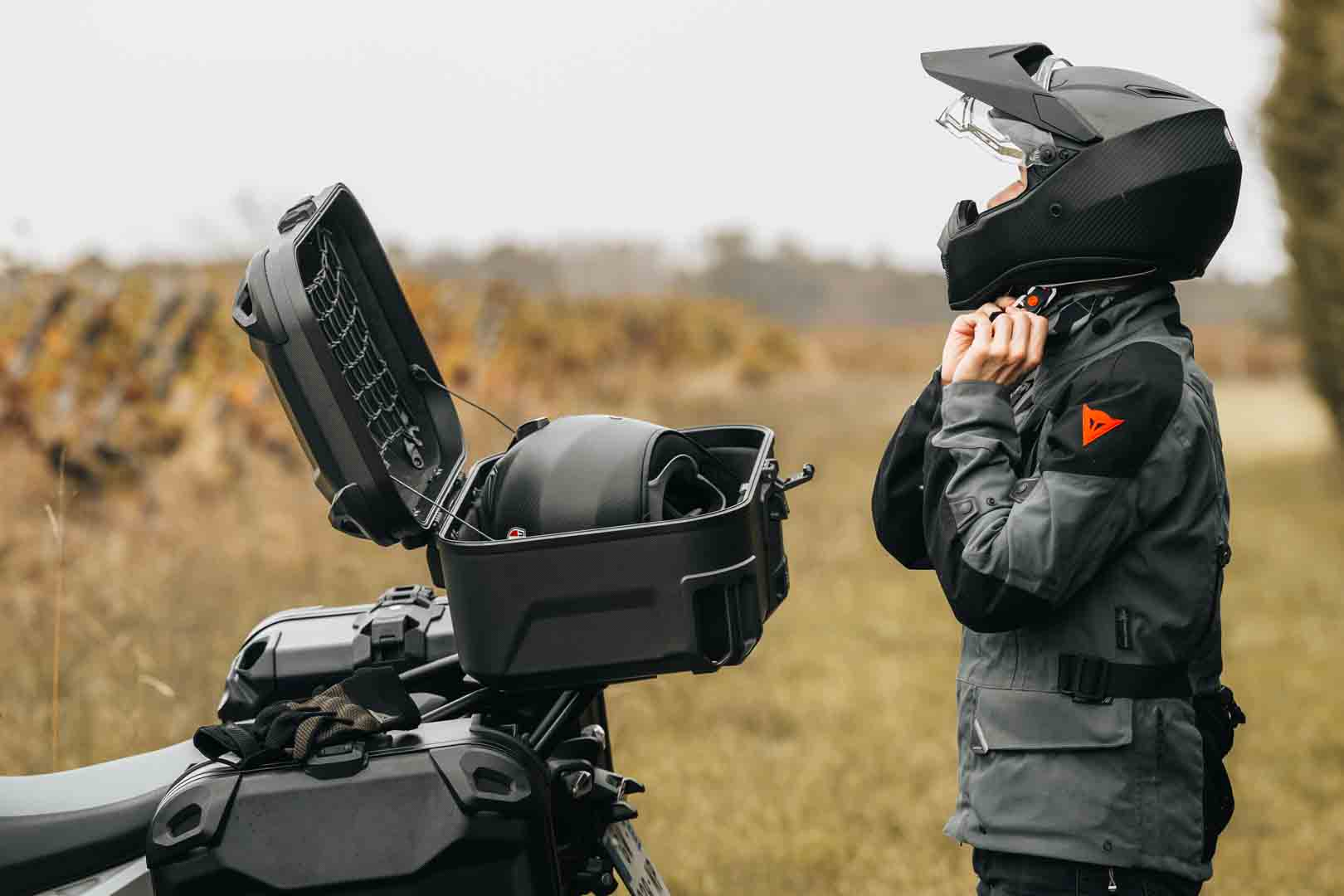 Black ABS top case DUSC XL with 55 liter capacity - SW-MOTECH - SW