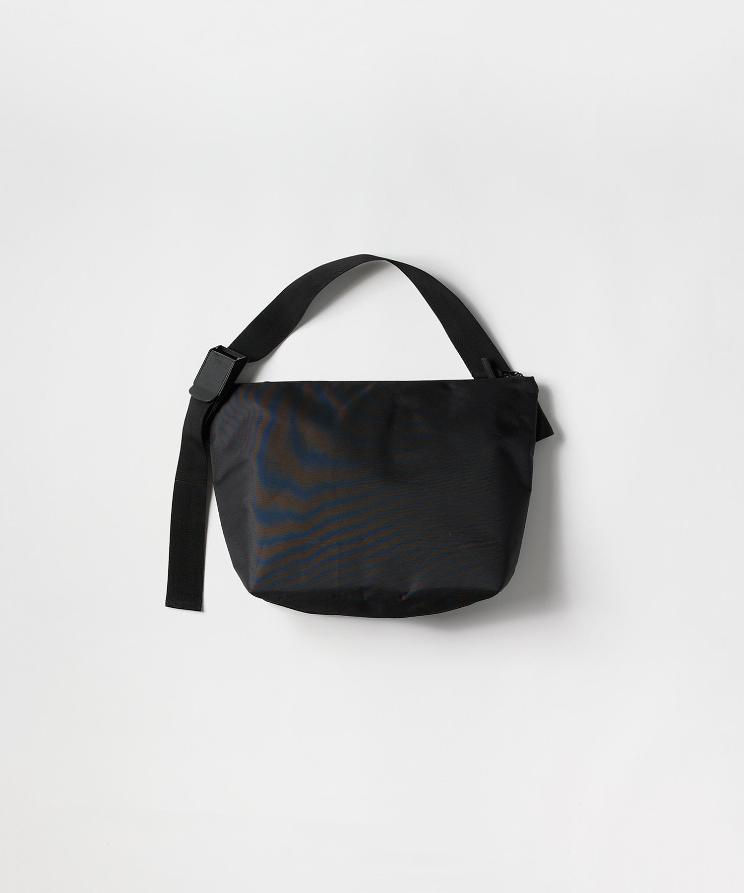 NYLON MESSENGER BAG (M) meltum