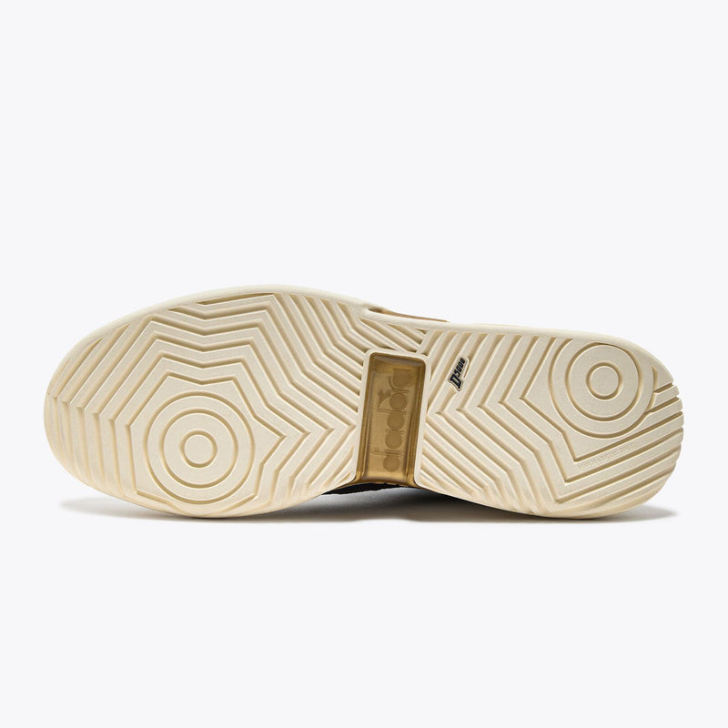 B. ELITE STAR WHITE/BLUE CORSAIR – MINIMAL WARDROBE