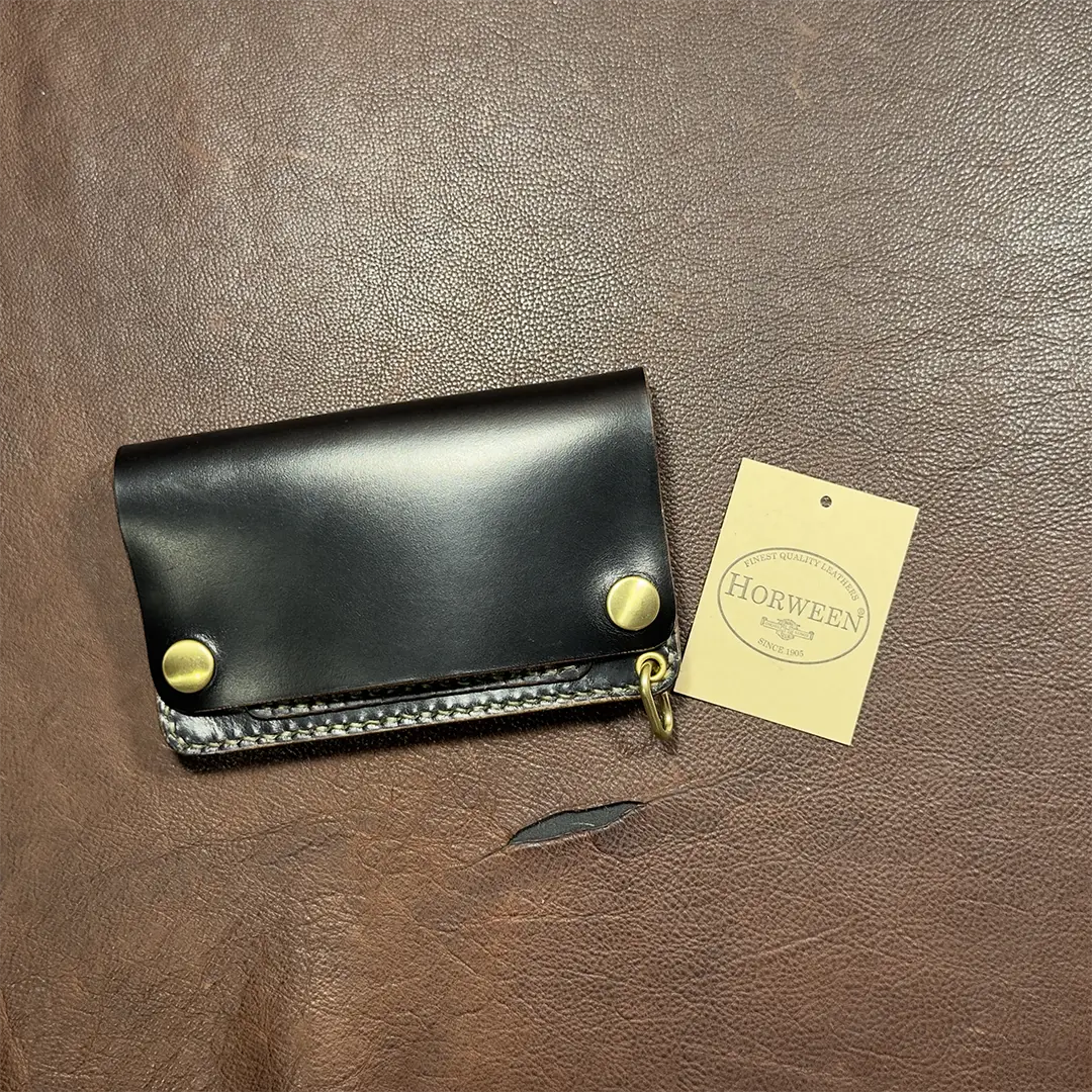 クロムエクセル ブラック茶芯｜ミドルトラッカーウォレット - 三春レザー